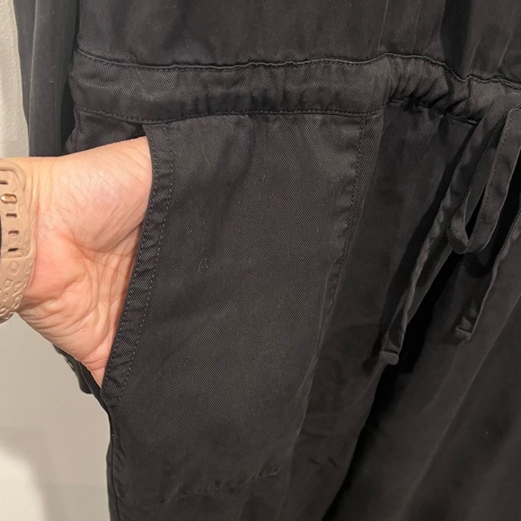 Ten Tree Active Outdoor Athleisure Bohemian Timeless Black Button-Up Jumpsuit - Picture 4 of 15